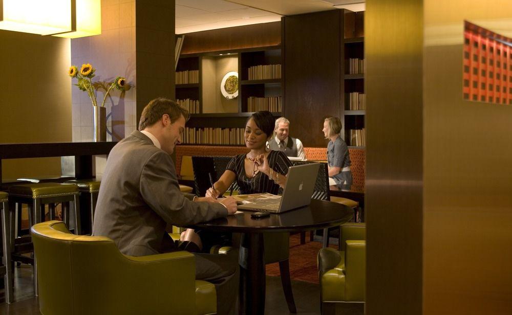 Key Bridge Marriott Hotel Arlington Exterior photo