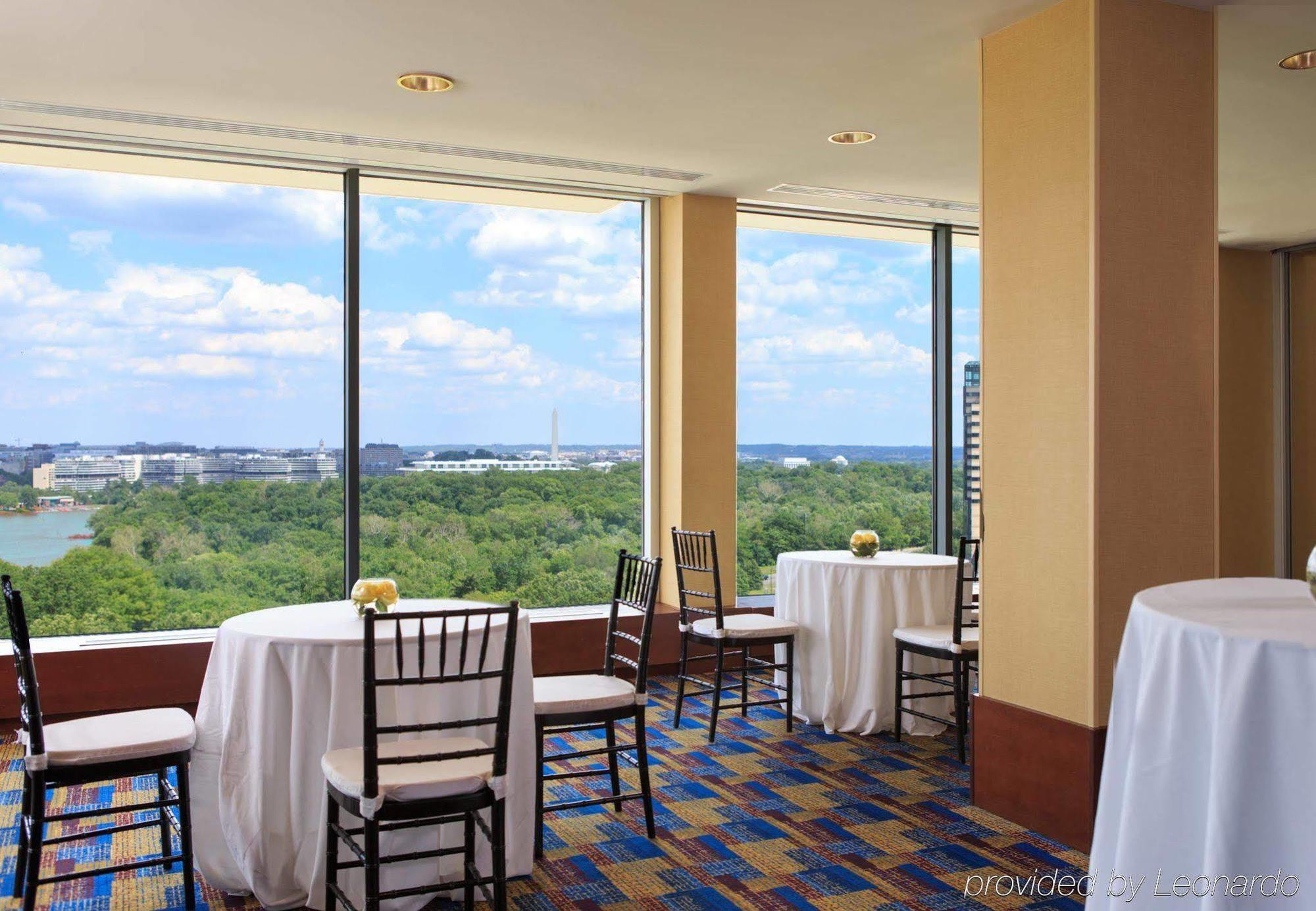 Key Bridge Marriott Hotel Arlington Exterior photo