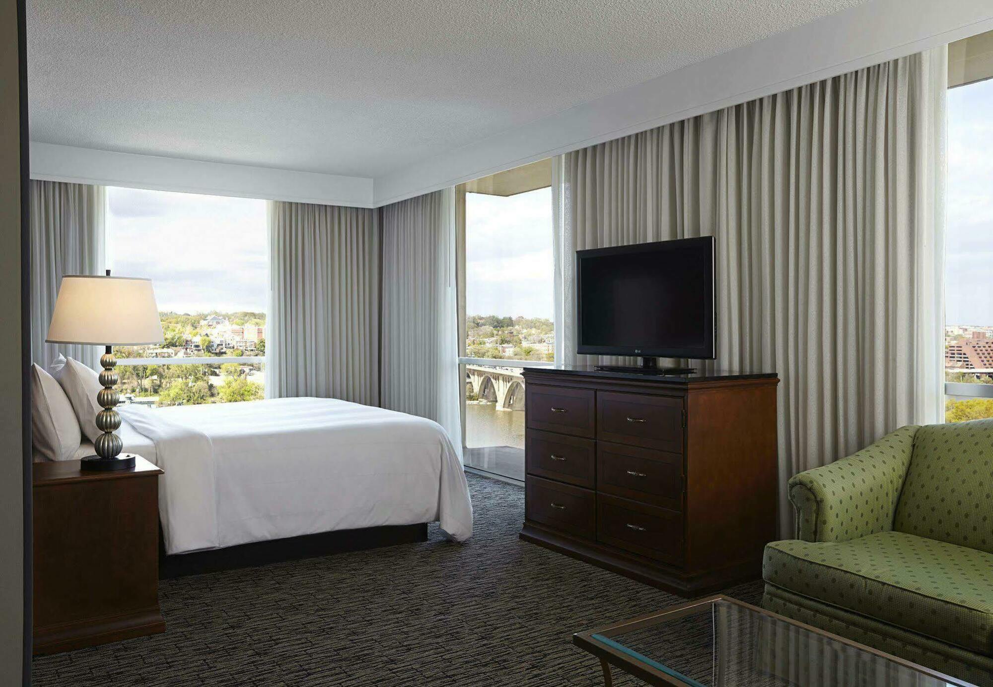 Key Bridge Marriott Hotel Arlington Exterior photo